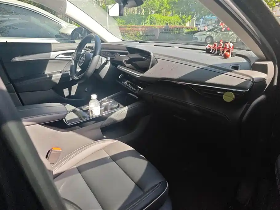 Buick Envision Plus 2025 28T FWD Platinum Edition
