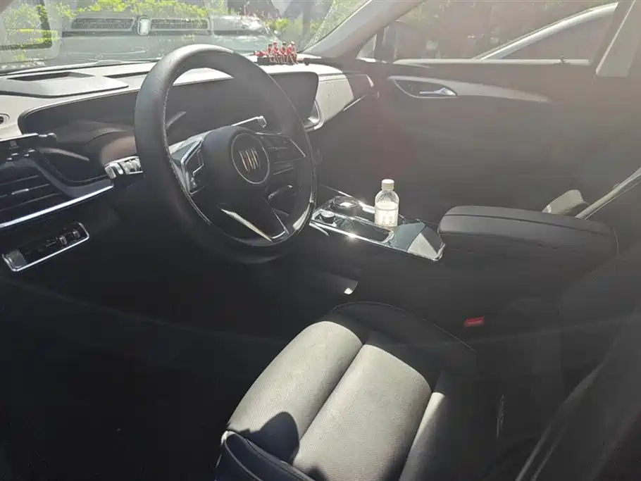 Buick Envision Plus 2025 28T FWD Platinum Edition