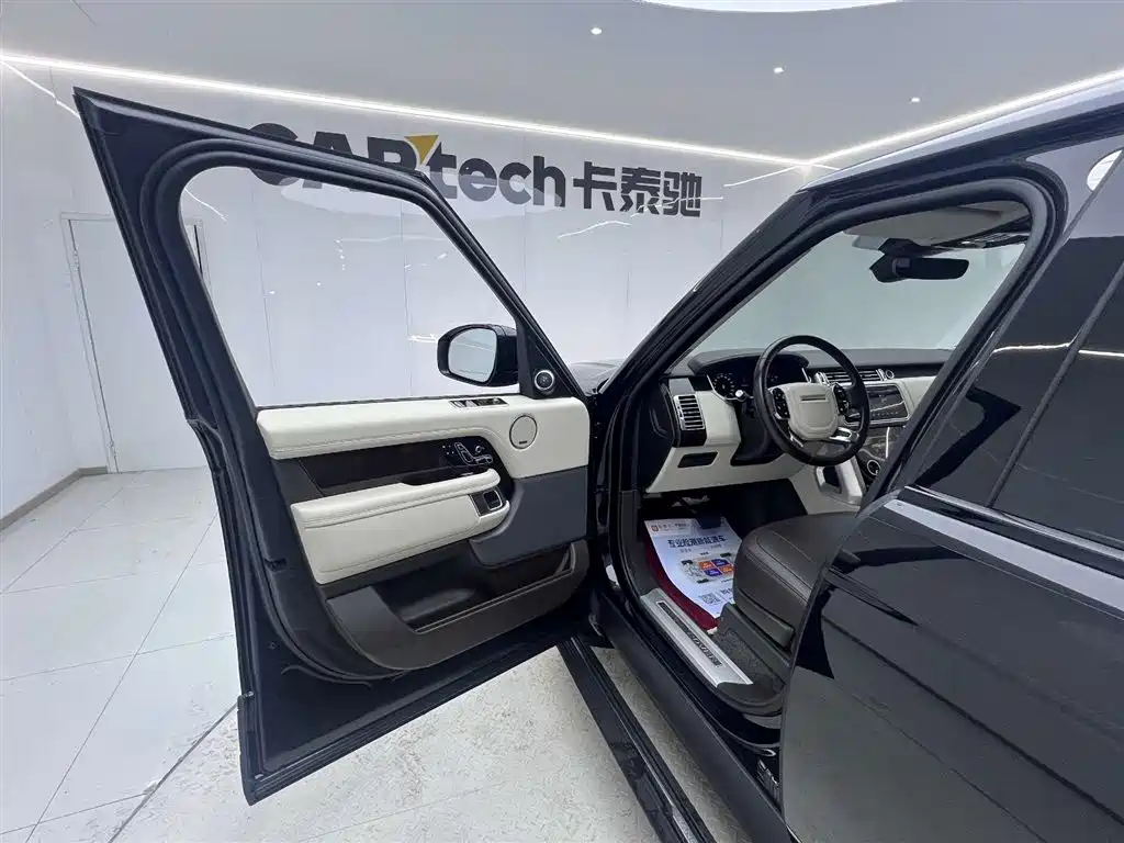 Range Rover 2020 3.0 L6 Heritage Extended Wheelbase Edition