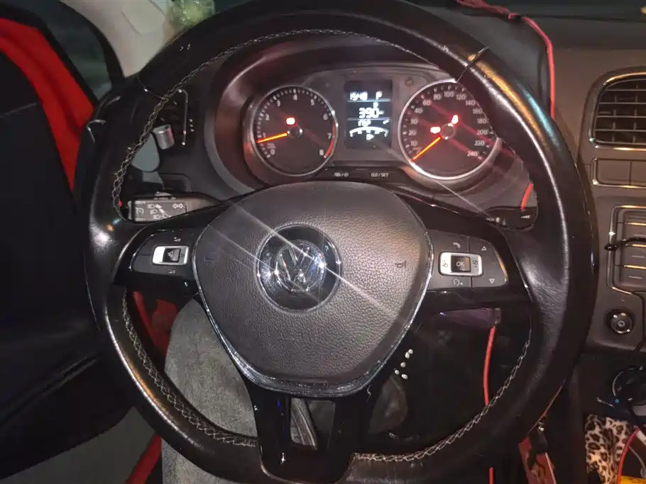 Volkswagen Polo 2016 1.6L Automatic Comfort