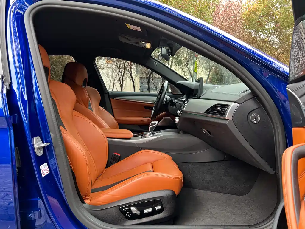 BMW M5 2021
