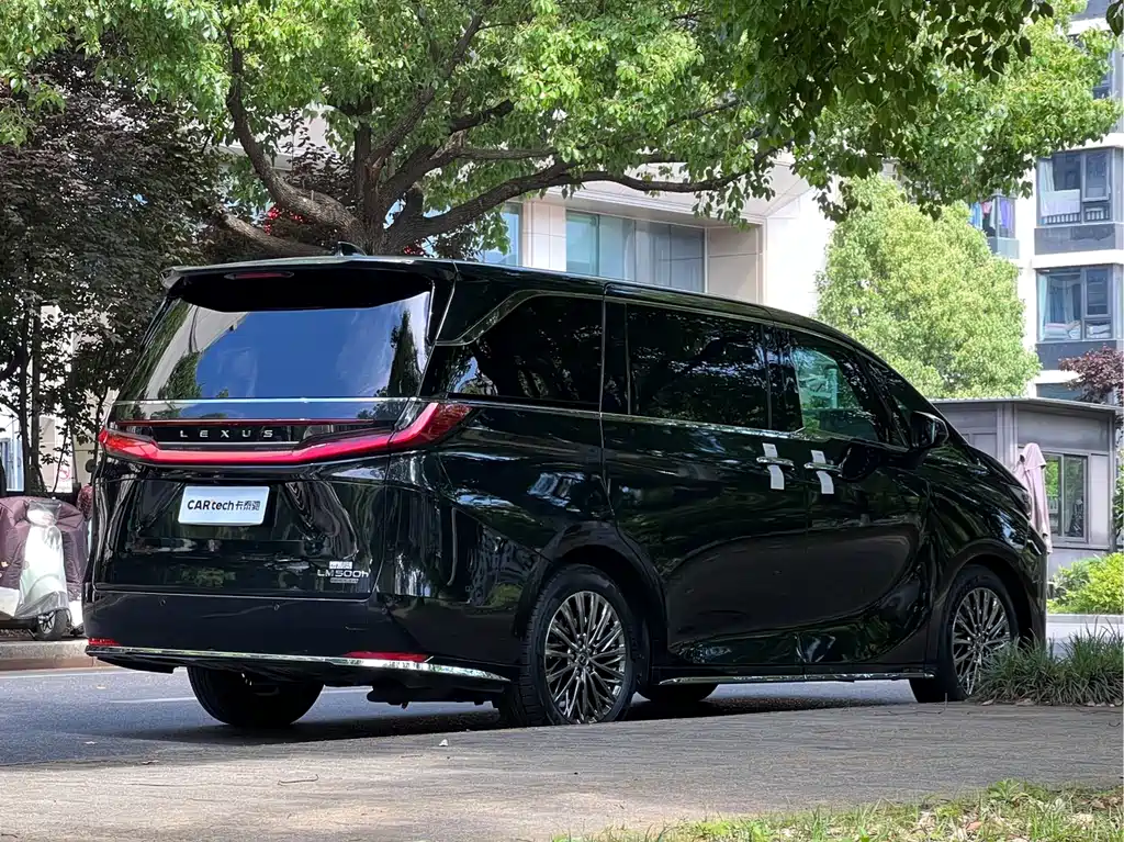 Lexus LM 500h 6-Seater Supreme Edition