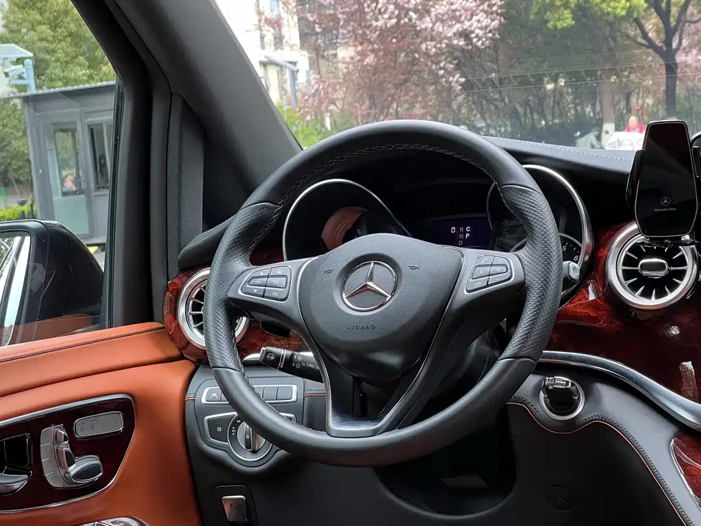 Mercedes-Benz V-Class 2022 V 260 L Long Wheelbase Luxury Edition