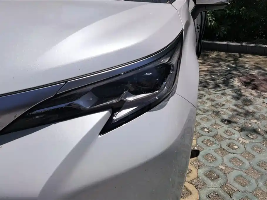 Toyota Sienna 2024 2.5L Hybrid Luxury Edition