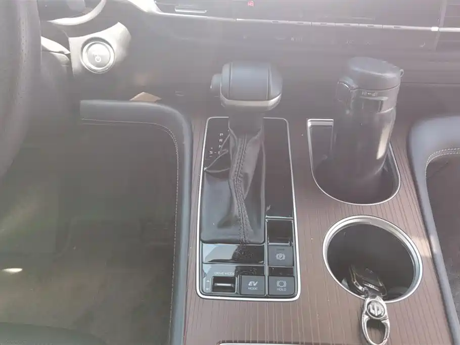 Toyota Sienna 2024 2.5L Hybrid Luxury Edition