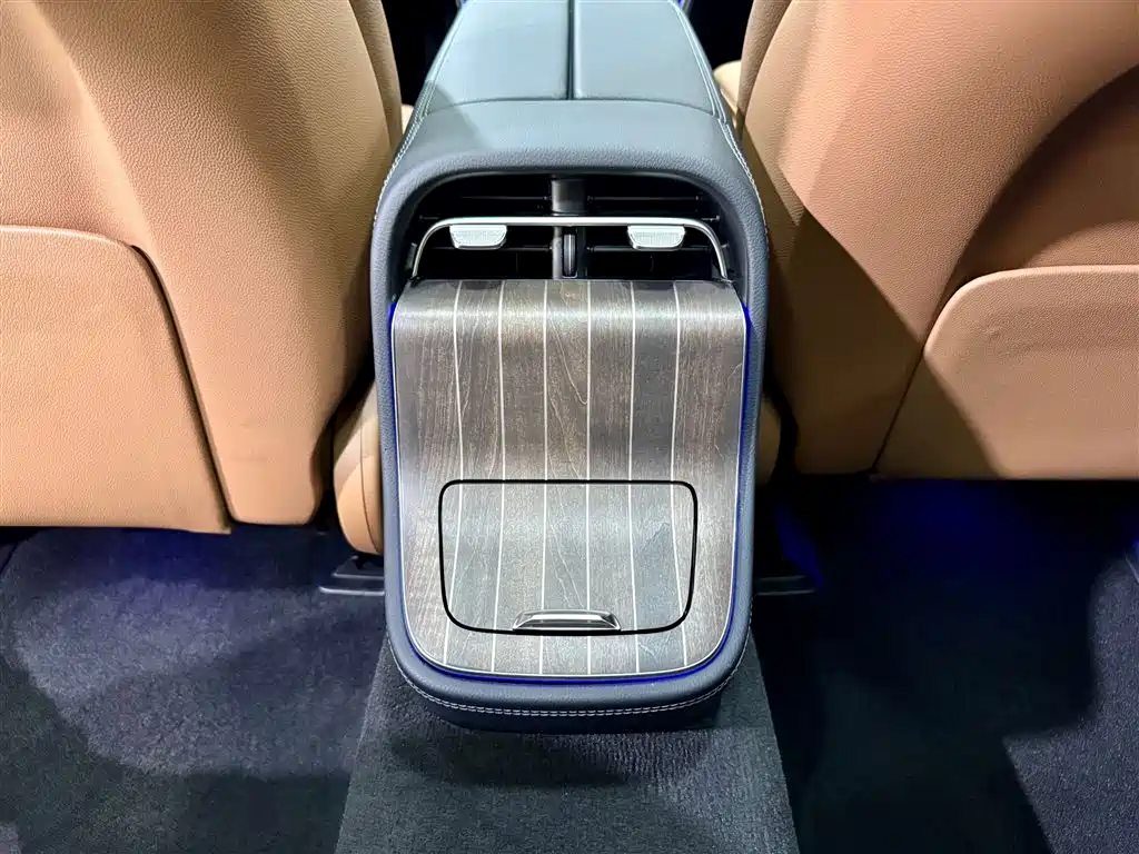 2024 Mercedes-Benz E 350 e L Plug-in Hybrid Sedan