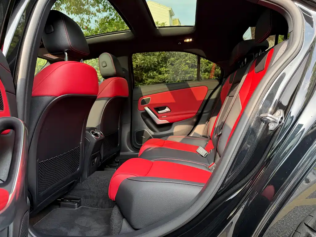 Mercedes-Benz AMG A 35 L 4MATIC 2022