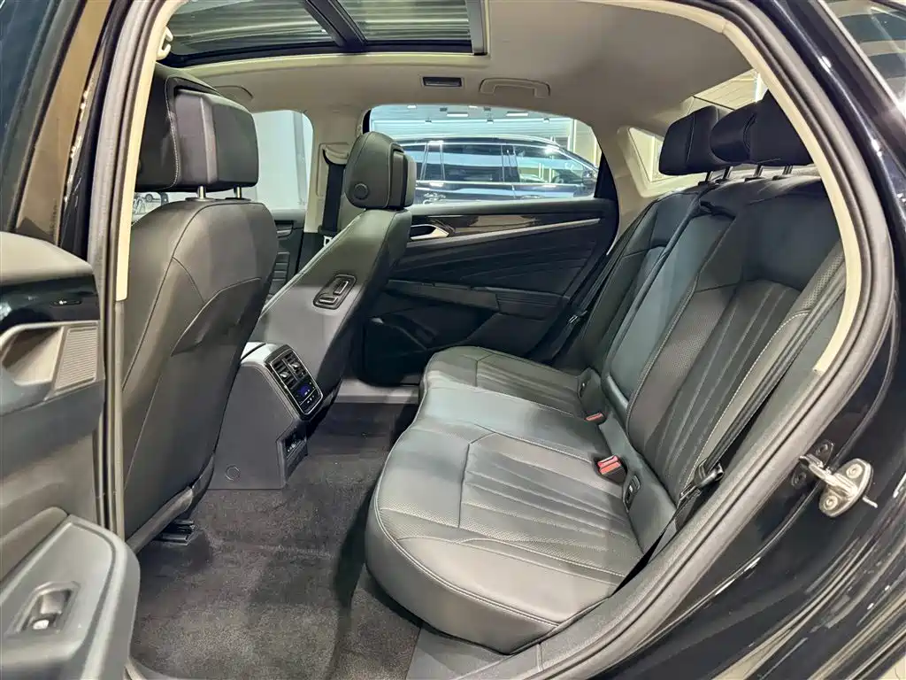 Passat 2025 Outstanding Edition 380TSI Longteng Edition
