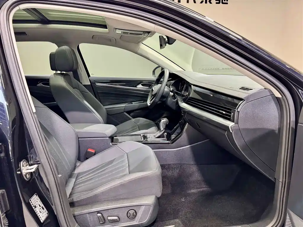 Passat 2025 Outstanding Edition 380TSI Longteng Edition