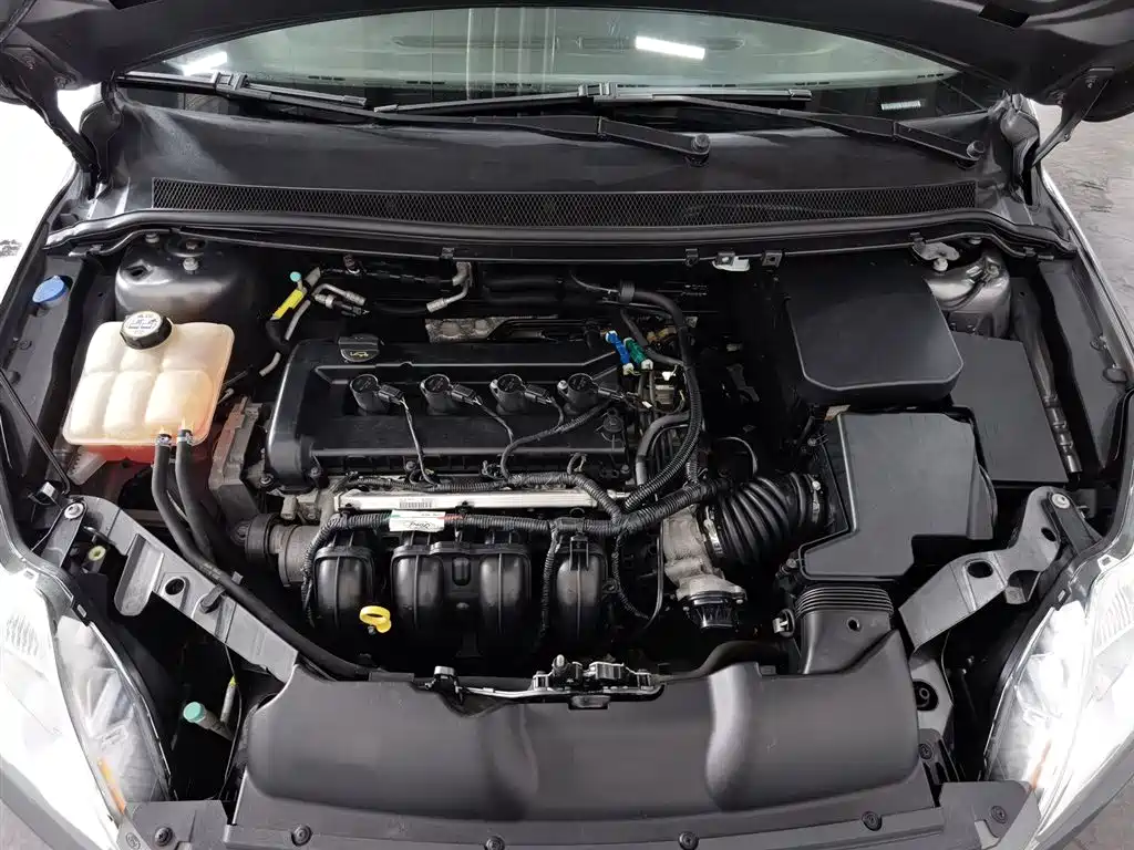 Ford Focus 2013 Sedan Classic 1.8L Manual Base