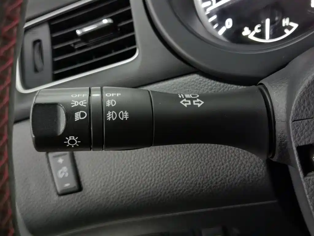 Nissan Tiida 2019 1.6L CVT Smart Edition China VI