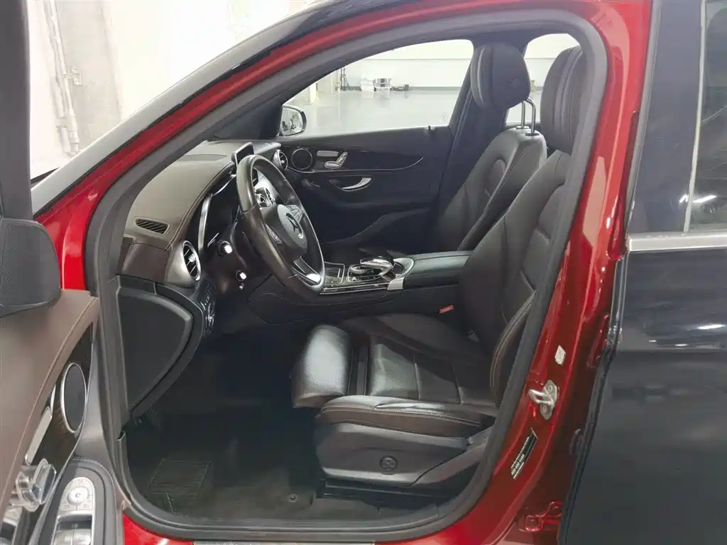 Mercedes-Benz GLC 2018 GLC 260 4MATIC Luxury Edition