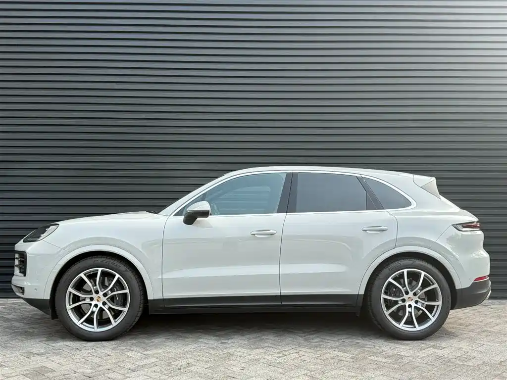 Porsche Cayenne 2025 3.0T Dream Edition