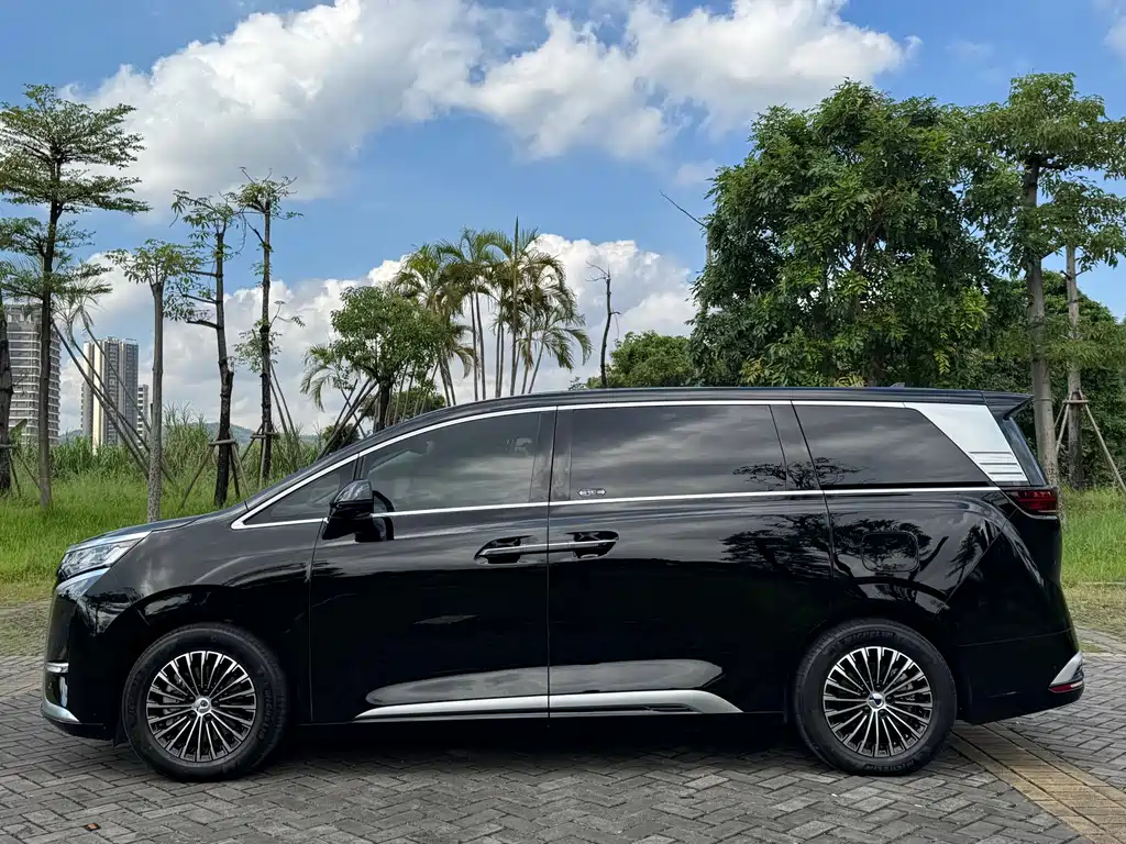 Denza D9 2022 DM-i 970 AWD Zunrong Edition