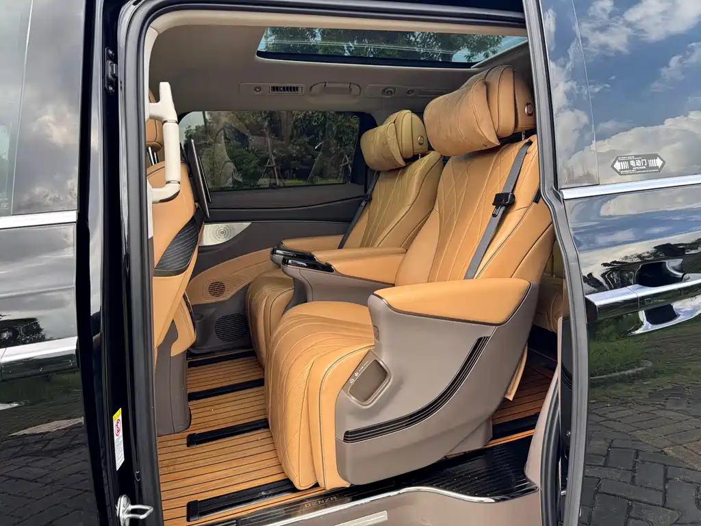 Denza D9 2022 DM-i 970 AWD Zunrong Edition