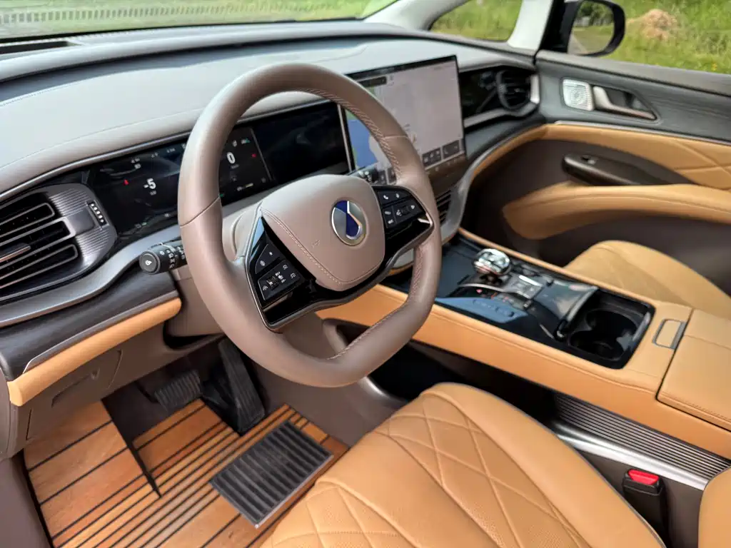 Denza D9 2022 DM-i 970 AWD Zunrong Edition