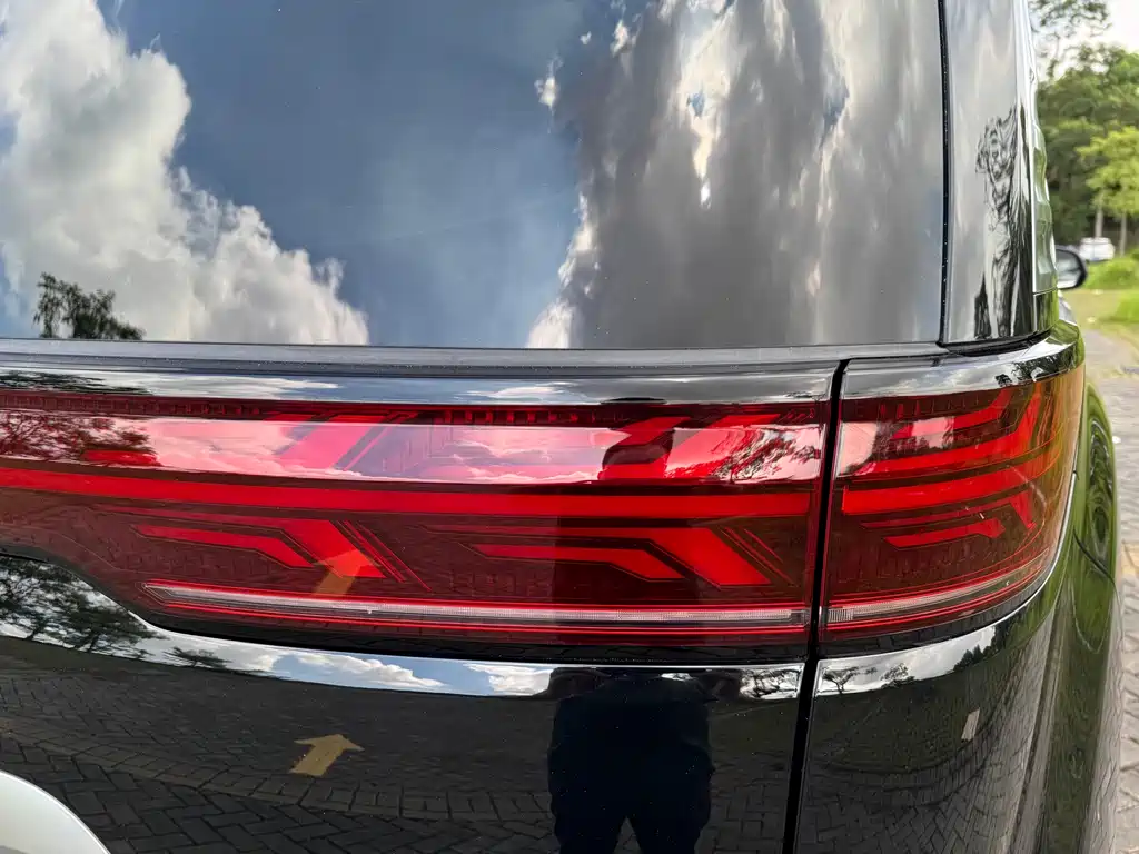 Denza D9 2022 DM-i 970 AWD Zunrong Edition