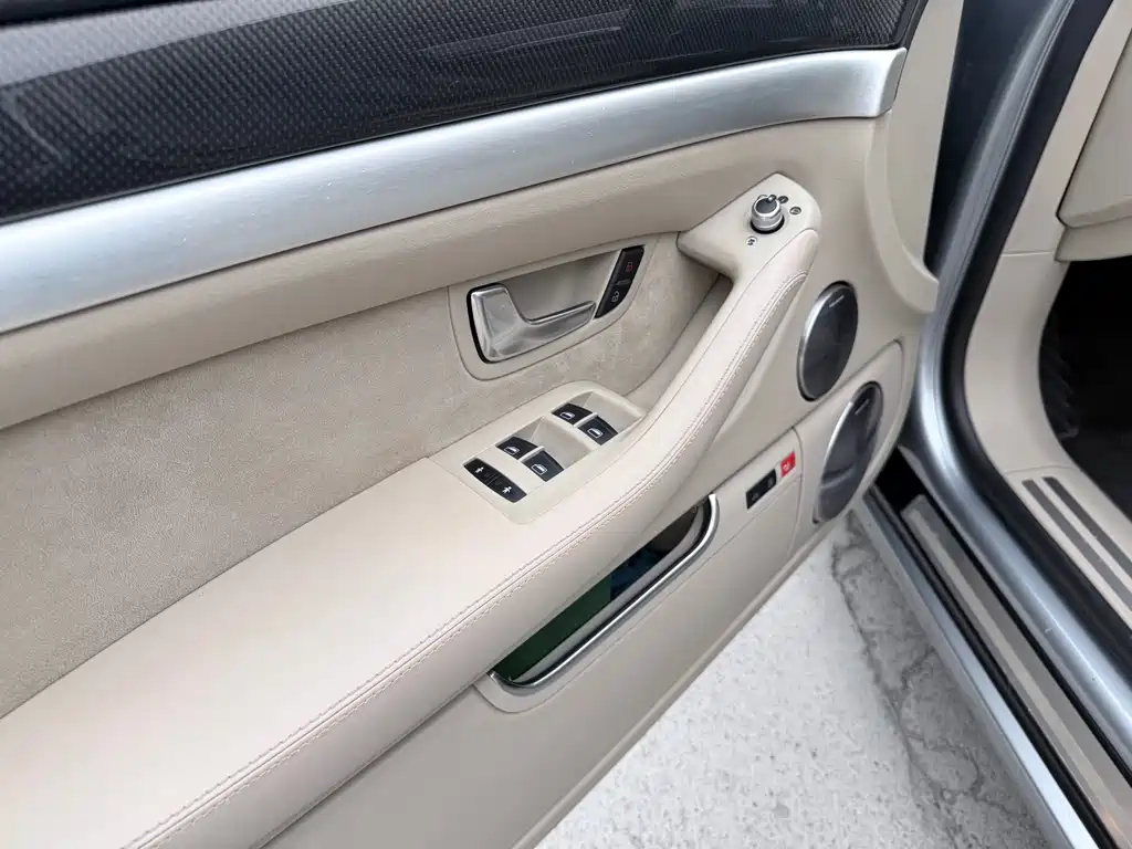 Audi S8 2009 S8 5.2 FSI quattro