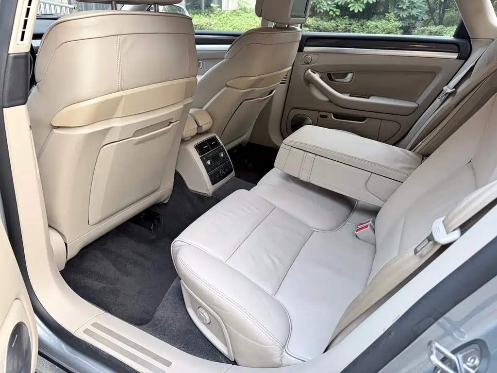 Audi S8 2009 S8 5.2 FSI quattro
