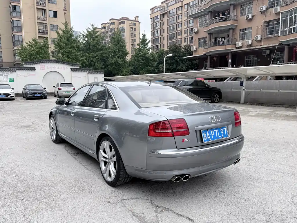Audi S8 2009 S8 5.2 FSI quattro