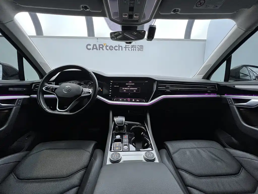 Volkswagen Touareg 2021 3.0TSI R-Line Classic Sport Package