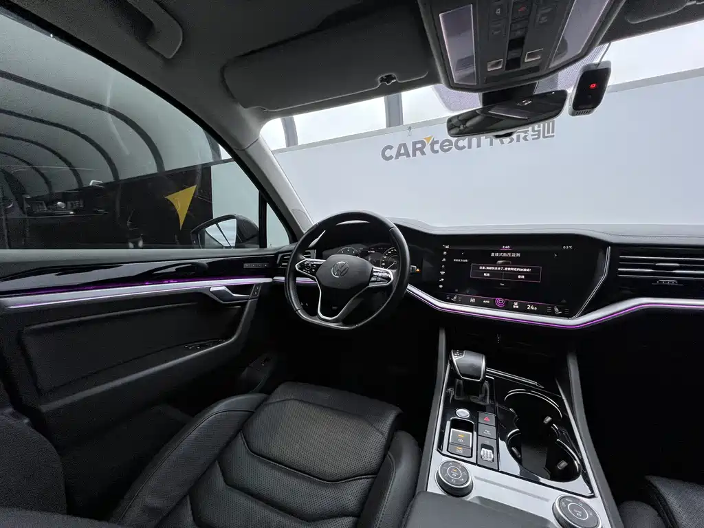 Volkswagen Touareg 2021 3.0TSI R-Line Classic Sport Package