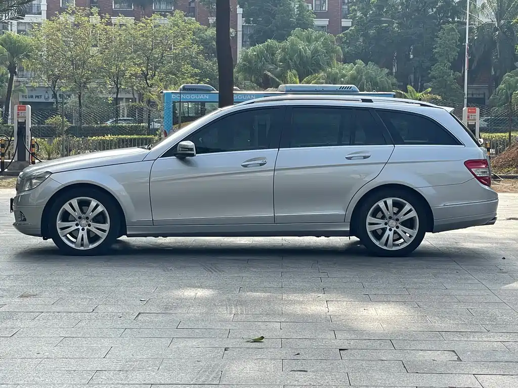 Mercedes-Benz C-Class (Import) 2010 C 300 Estate