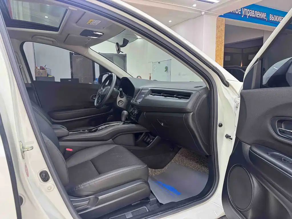 Honda Vezel 2022 1.5L CVT Phantom Night Pioneer Edition