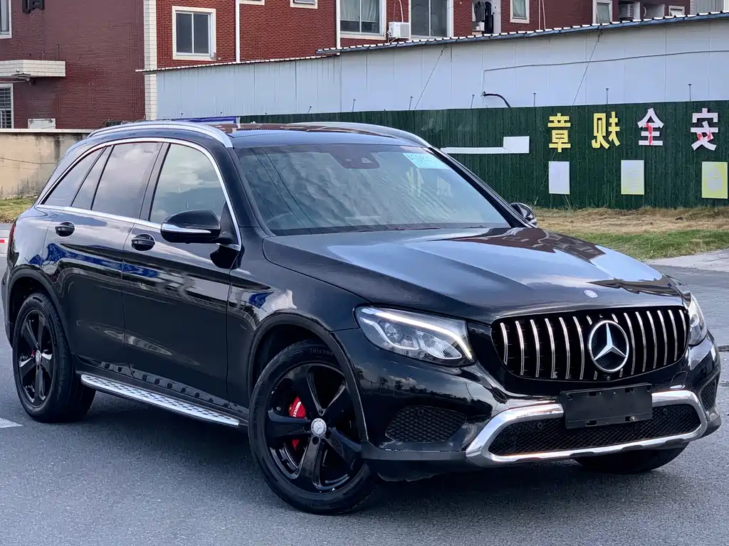 Mercedes-Benz GLC 2016 model GLC 260 4MATIC Luxury