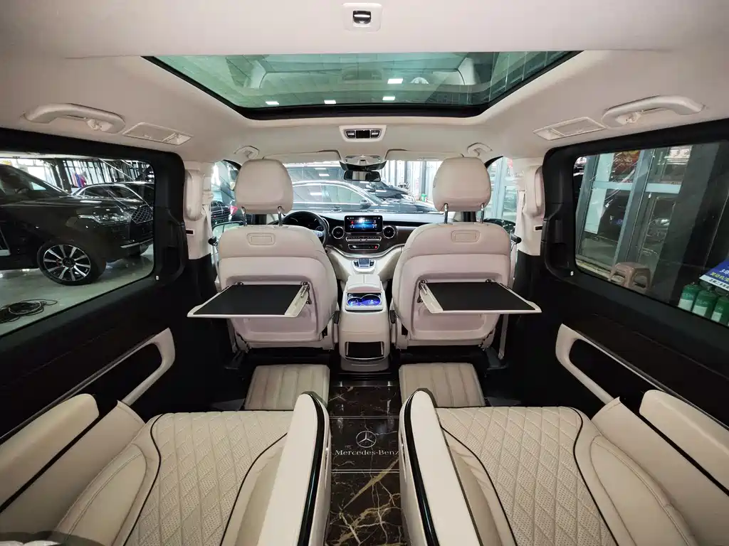 Mercedes-Benz V-Class 2022 V 260 Navigator Edition