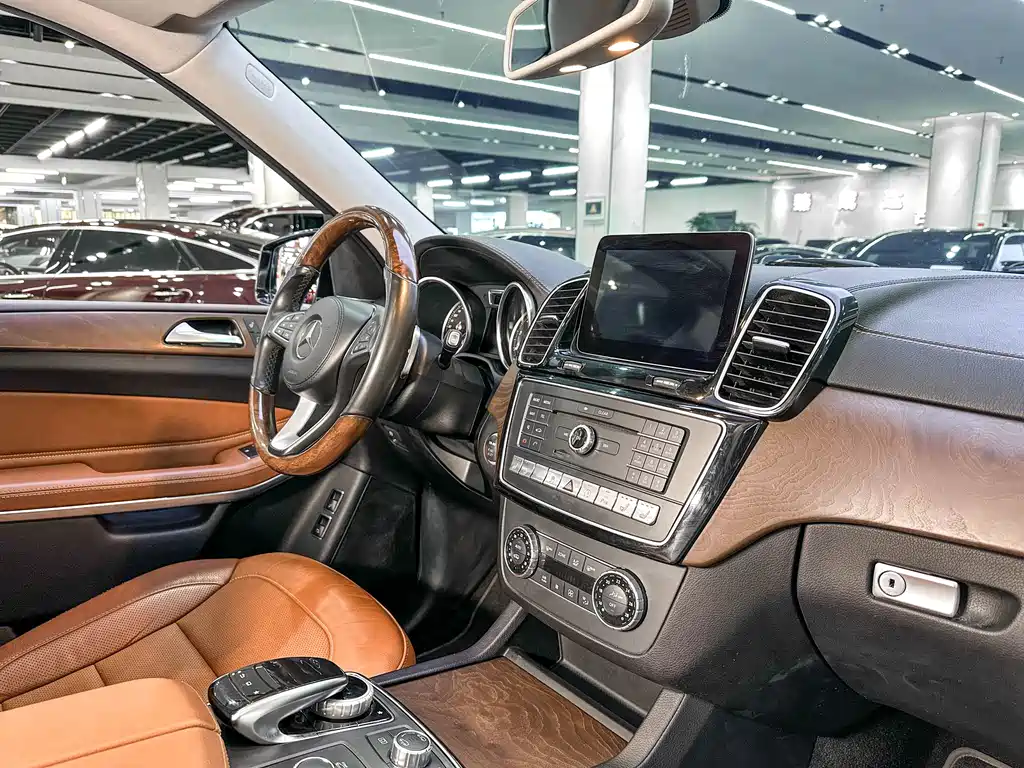 Mercedes-Benz GLS 500 4MATIC
