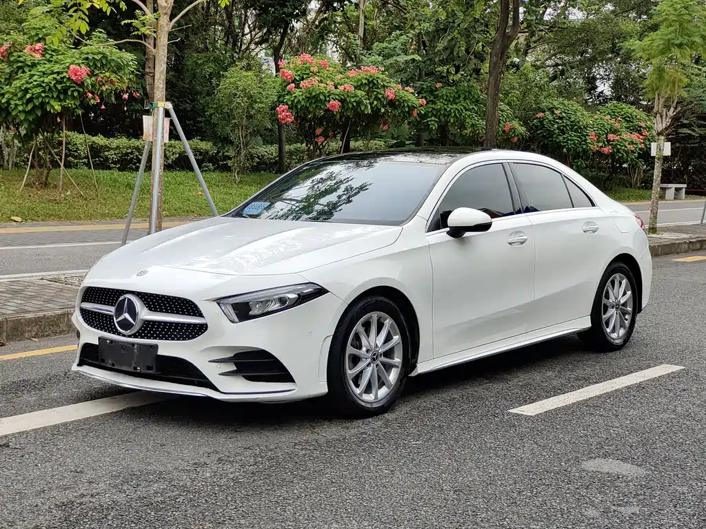 Mercedes-Benz A-Class 2020 Facelift A 200 L Sport Sedan Fashion Edition
