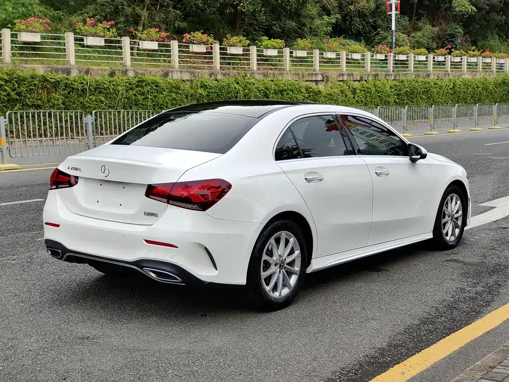 Mercedes-Benz A-Class 2020 Facelift A 200 L Sport Sedan Fashion Edition