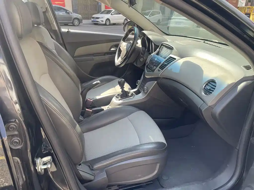 Cruze 2012 1.6L SE MT