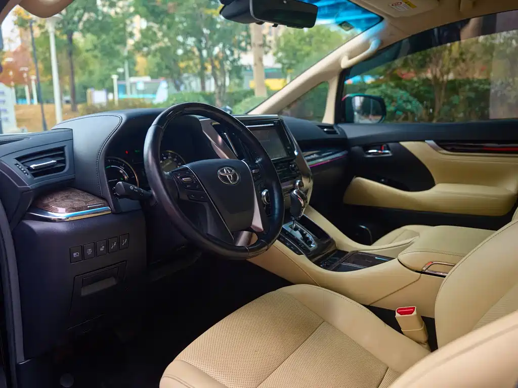 Toyota Vellfire 2019 Hybrid 2.5L HV Premium Edition