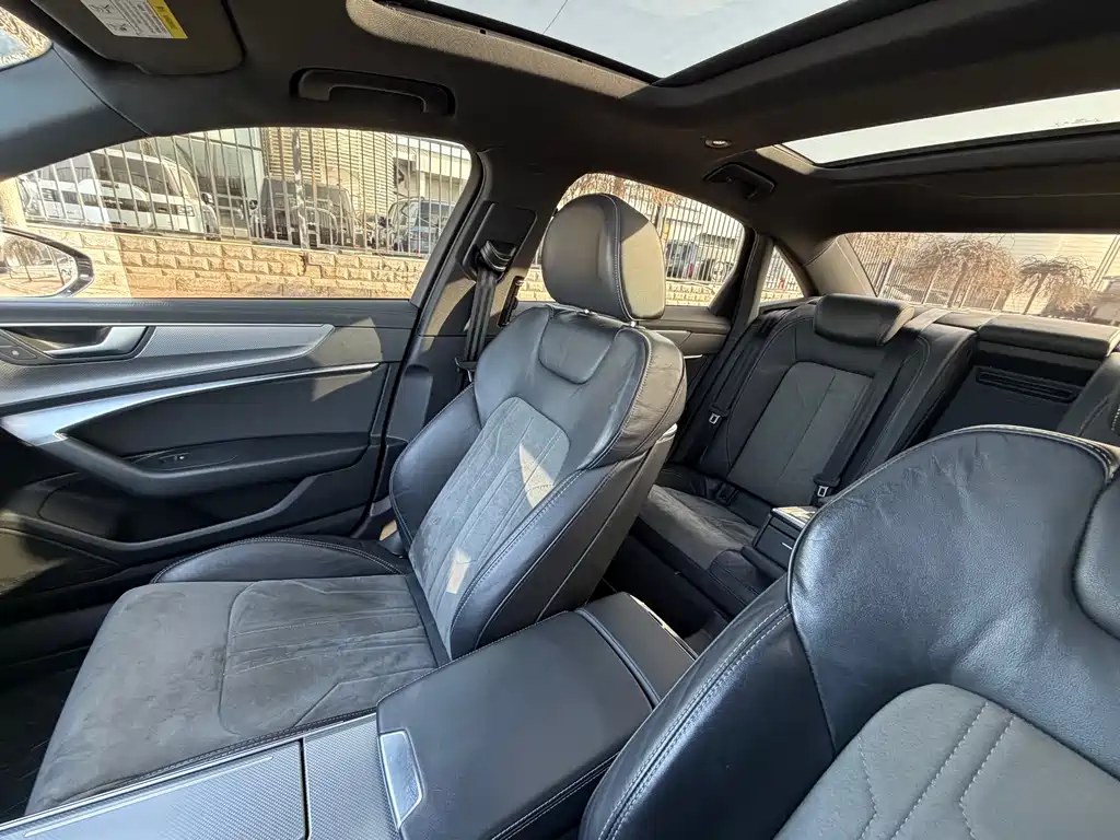 Audi A6L 2022 45 TFSI Zhenxuan Dynamic Edition
