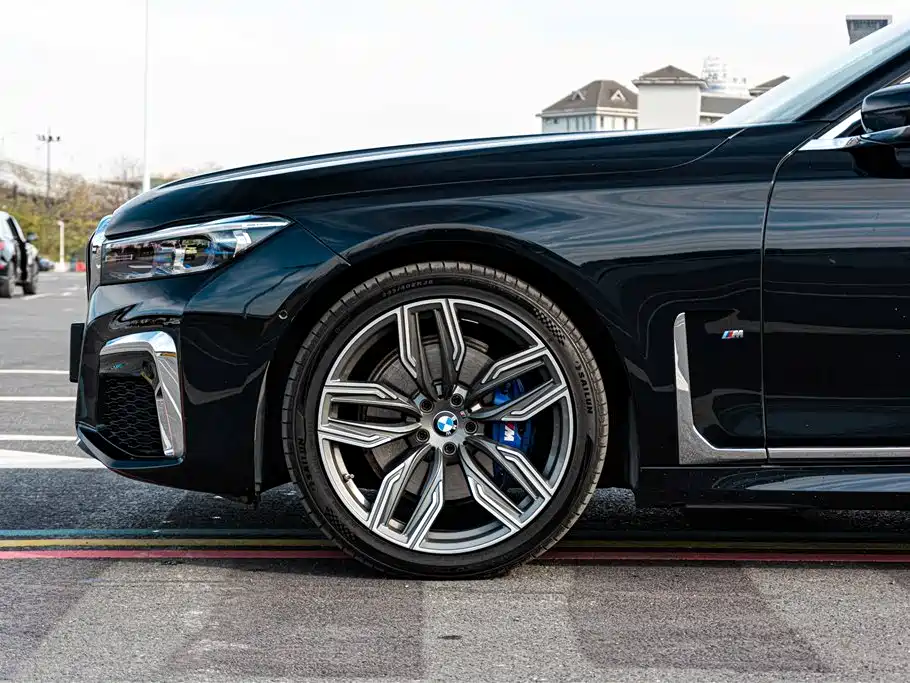 BMW 7 Series 2019 740Li xDrive Executive M Sport Package
