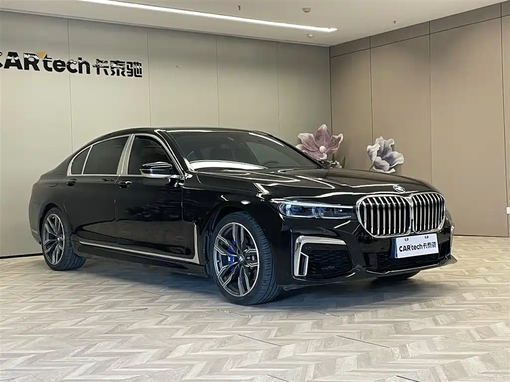BMW 7 Series 2016 730Li Leading Edition - фото 2