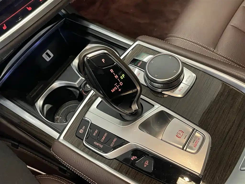 BMW 7 Series 2016 730Li Leading Edition - фото 19