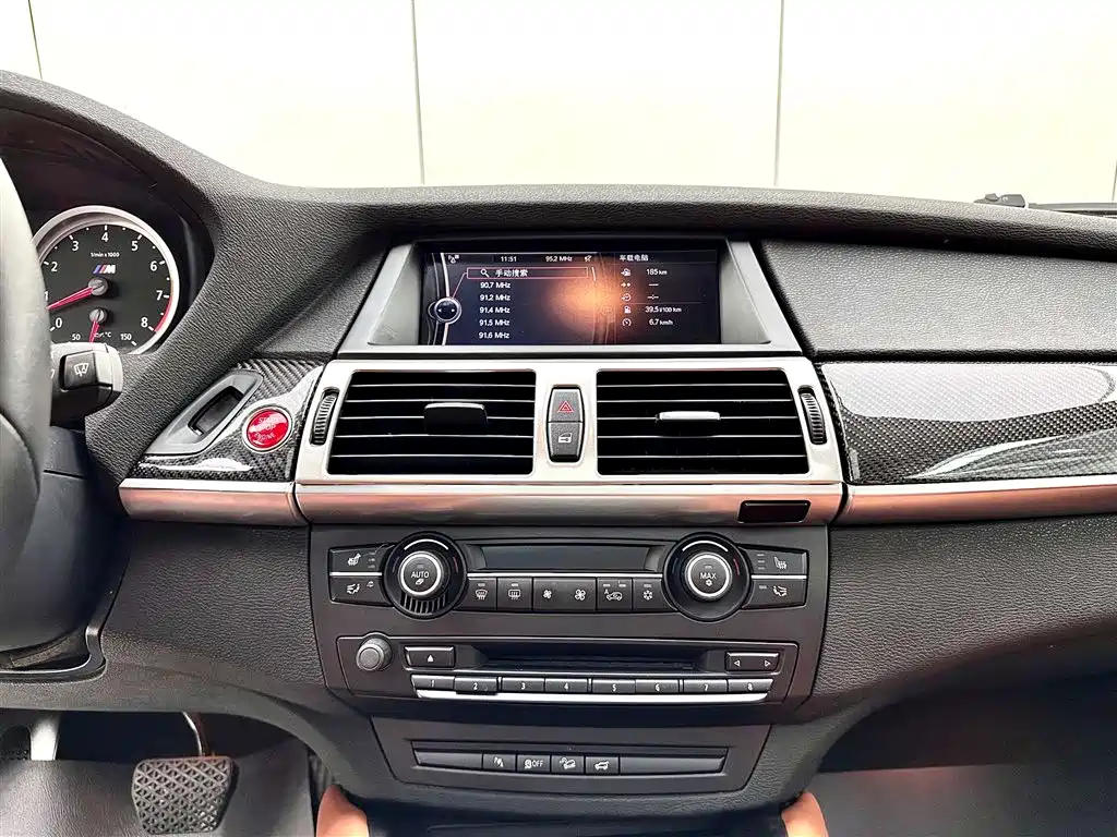 BMW X5 M - фото 13
