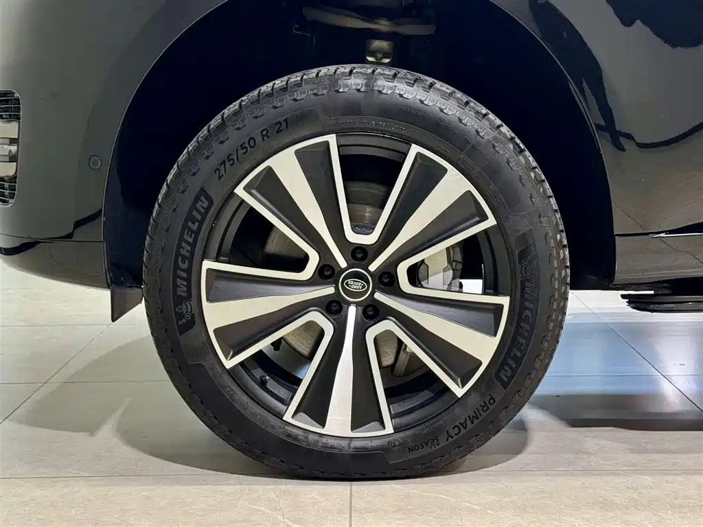 Range Rover 2024 model 3.0 L6 400PS SE LWB 7-seater