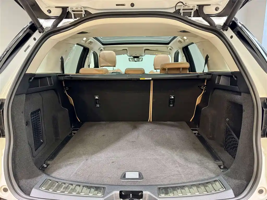 Land Rover Discovery Sport 2024 Luxury Custom Edition