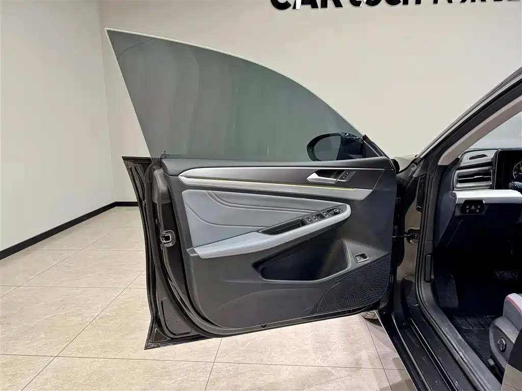 Volkswagen Lamando L 2025 280TSI DSG Cool & Spicy PLUS Edition