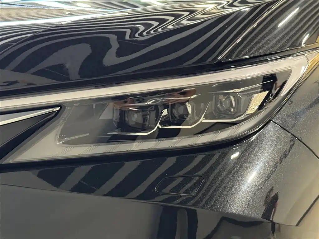 Lexus LM 2023 350h 7-Seat Elegant Edition