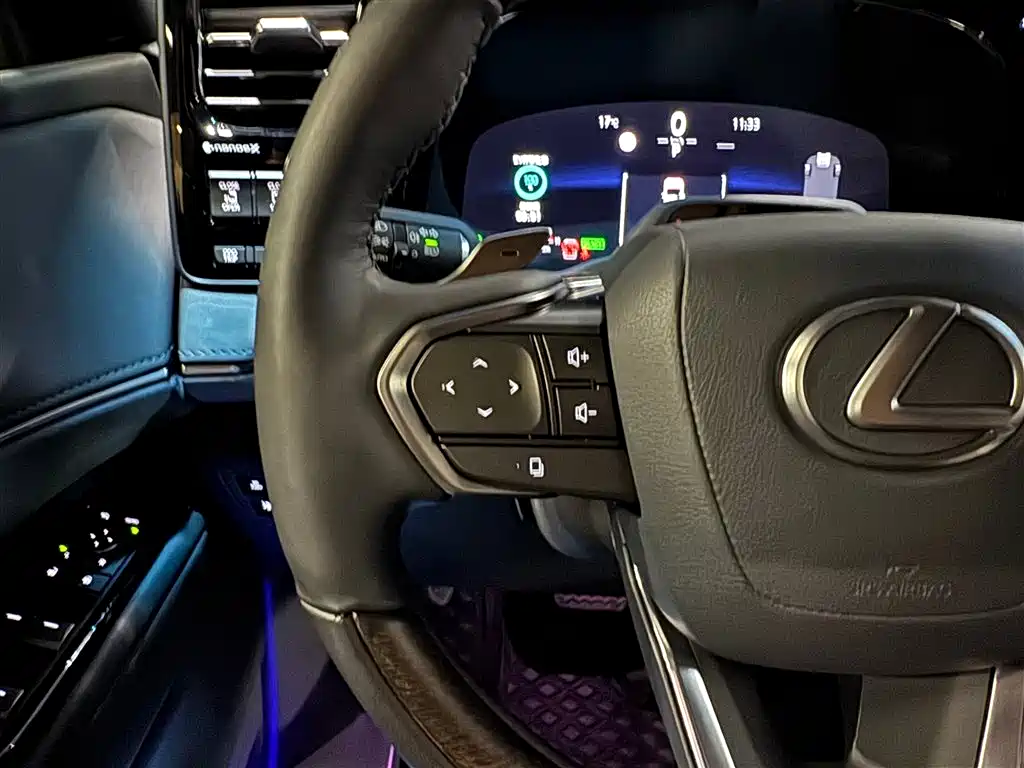 Lexus LM 2023 350h 7-Seat Elegant Edition