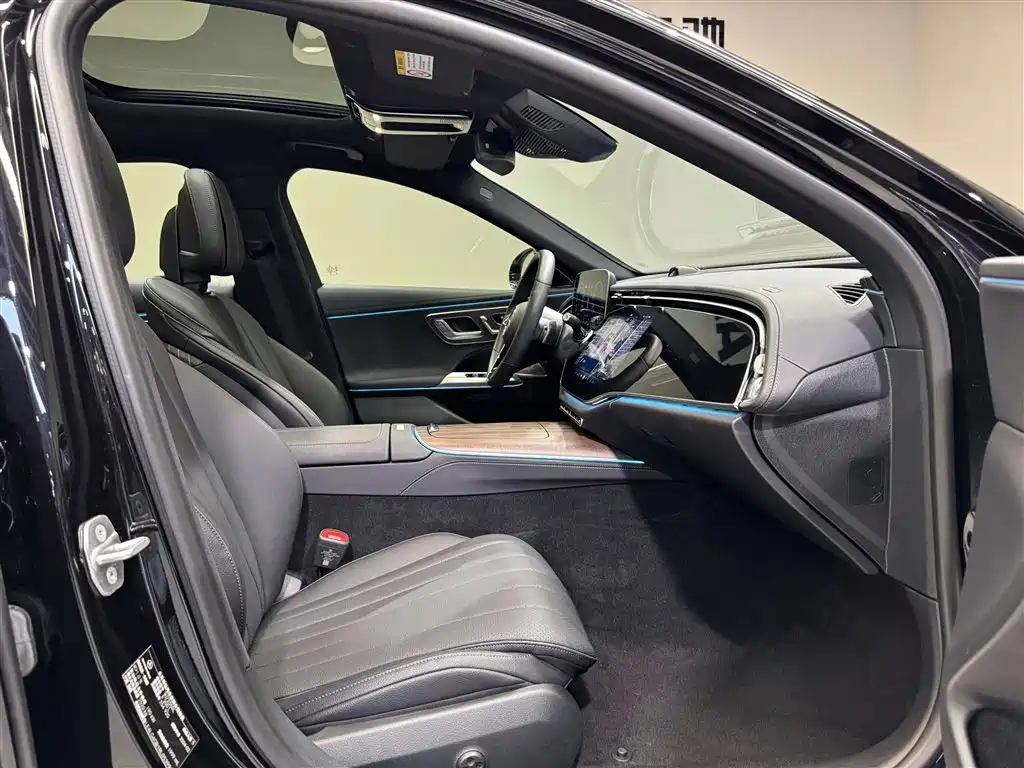Mercedes-Benz E-Class 2024 E 300 L Luxury