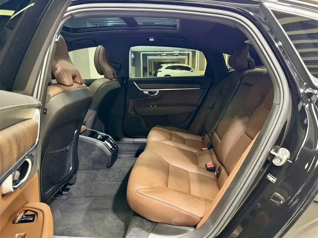 Volvo S90 2025 B5 Zhiyuan Luxury Edition