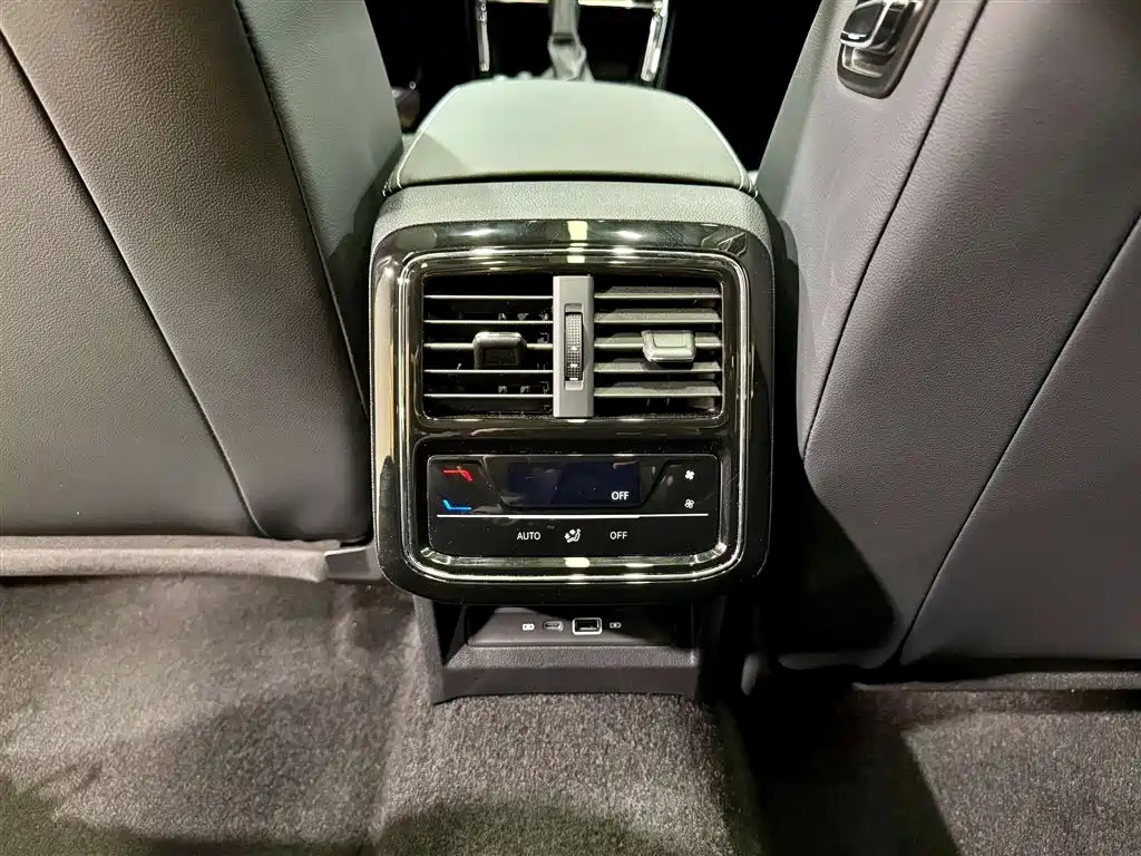 Volkswagen Passat 2025 Elite Edition 330TSI