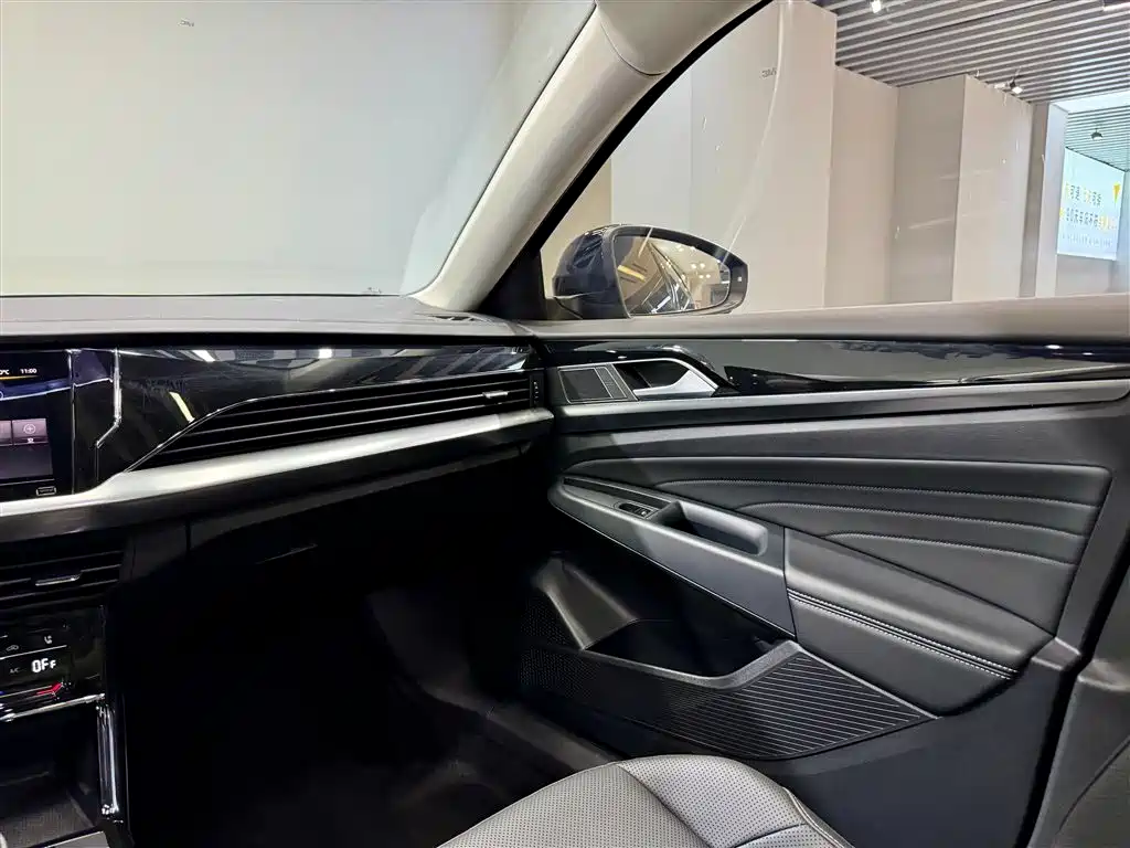 Volkswagen Passat 2025 Elite Edition 330TSI