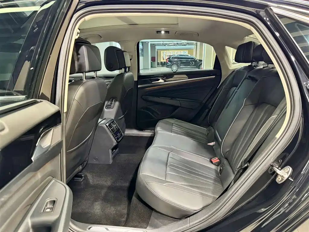 Volkswagen Passat 2024 380TSI Luxury Edition